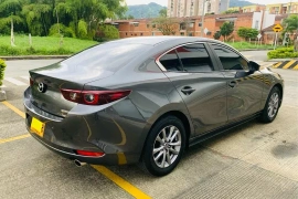 Mazda 3 2.0 Touring, 2023