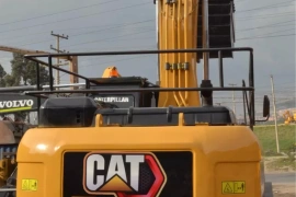 Retroexcavadora Caterpillar 330d, 2008