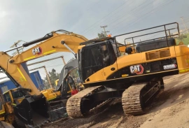 Retroexcavadora Caterpillar 330d, 2008