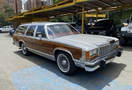 Ford Ltd Country Squire, 1984