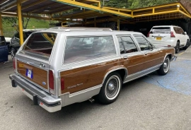 Ford Ltd Country Squire, 1984