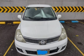 Vendo Nissan Tiida. Año 2009, 2009