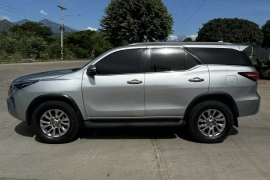 Toyota Fortuner 2.4 SRV, 2022