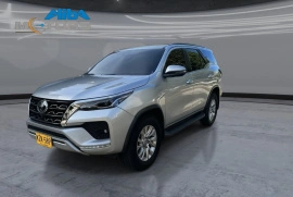 Toyota Fortuner 2.4 SRV, 2022